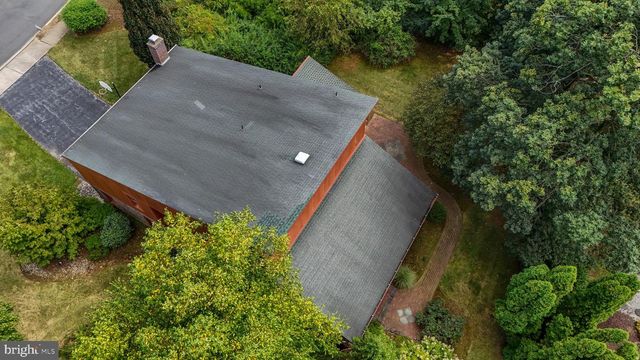 3908 SHORT HILL DR, Allentown, PA 18104