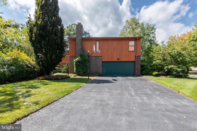 3908 SHORT HILL DR, Allentown, PA 18104