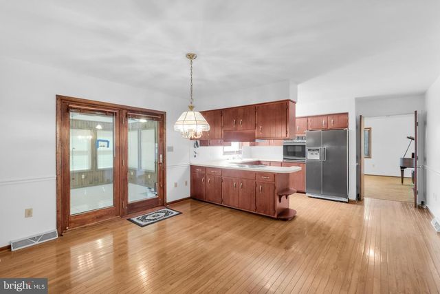 3908 SHORT HILL DR, Allentown, PA 18104