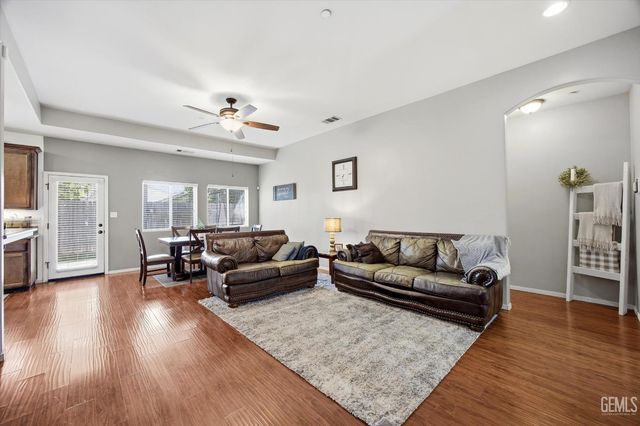 6417 Sultry Rose Court, Bakersfield, CA 93308