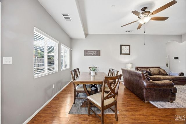 6417 Sultry Rose Court, Bakersfield, CA 93308