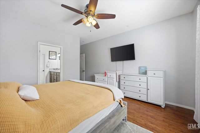 6417 Sultry Rose Court, Bakersfield, CA 93308