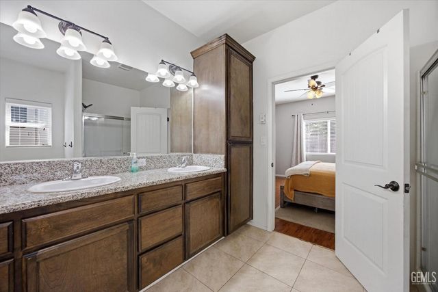 6417 Sultry Rose Court, Bakersfield, CA 93308