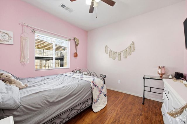 6417 Sultry Rose Court, Bakersfield, CA 93308