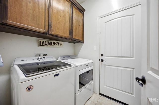 6417 Sultry Rose Court, Bakersfield, CA 93308