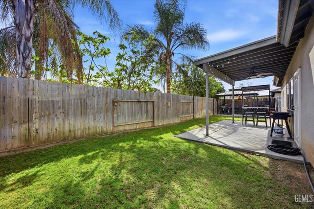 6417 Sultry Rose Court, Bakersfield, CA 93308