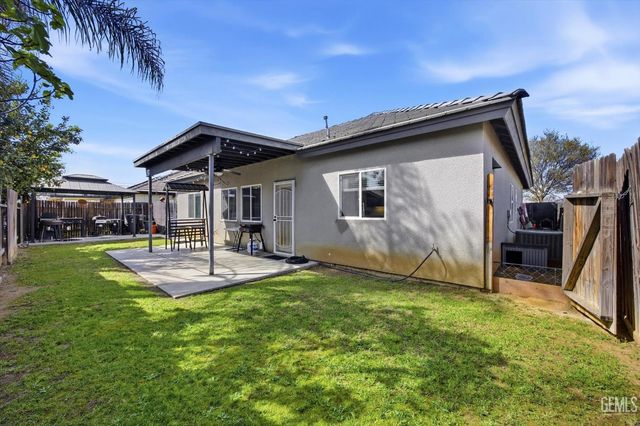 6417 Sultry Rose Court, Bakersfield, CA 93308