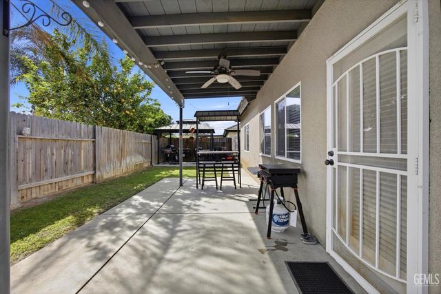 6417 Sultry Rose Court, Bakersfield, CA 93308