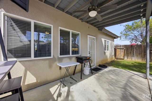 6417 Sultry Rose Court, Bakersfield, CA 93308