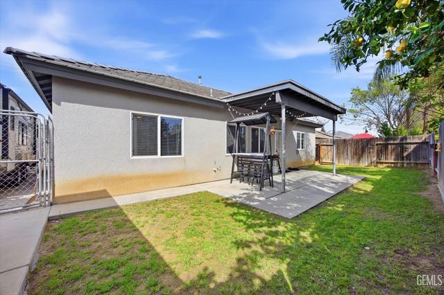6417 Sultry Rose Court, Bakersfield, CA 93308