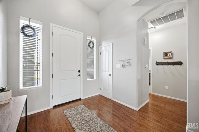 6417 Sultry Rose Court, Bakersfield, CA 93308