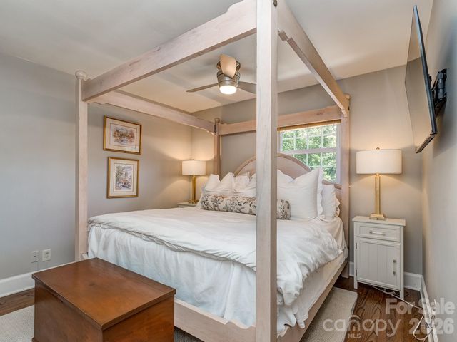 6817 Ronda Avenue, Charlotte, NC 28211