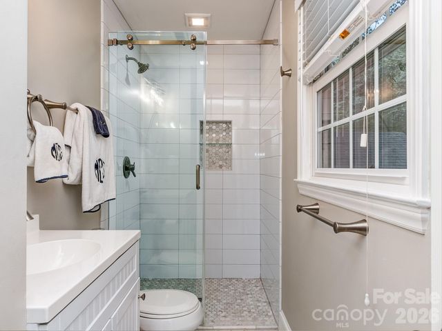 6817 Ronda Avenue, Charlotte, NC 28211