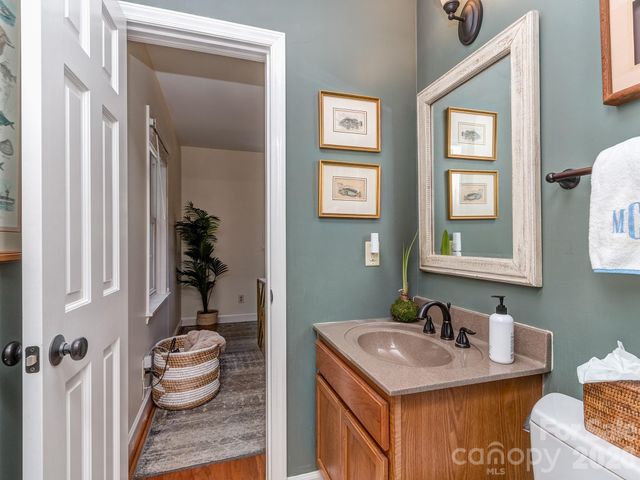 6817 Ronda Avenue, Charlotte, NC 28211