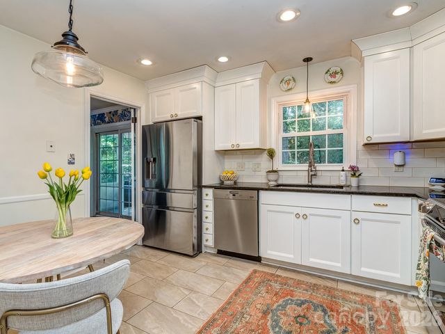 6817 Ronda Avenue, Charlotte, NC 28211