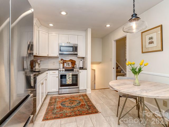 6817 Ronda Avenue, Charlotte, NC 28211