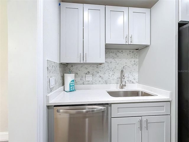 5840 30TH AVENUE S 106, Gulfport, FL 33707