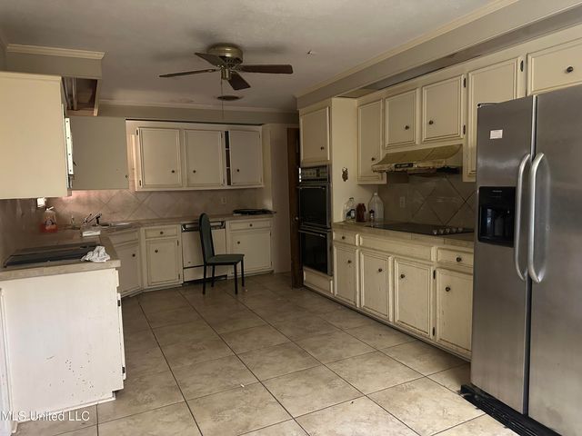 25 Oak Creek Place, Jackson, MS 39211