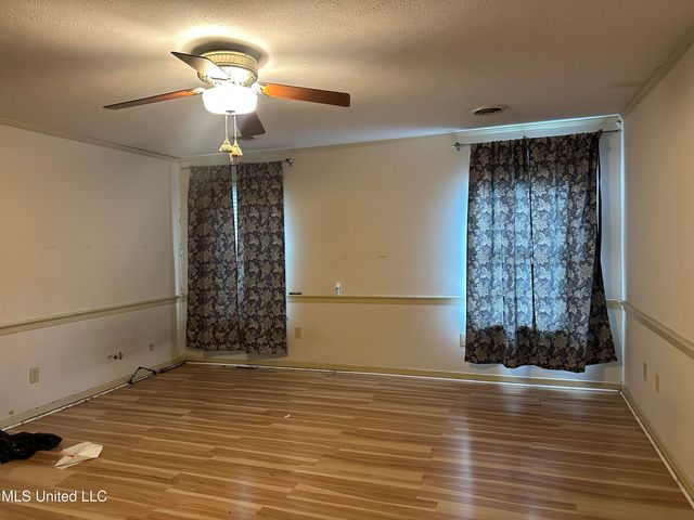 25 Oak Creek Place, Jackson, MS 39211
