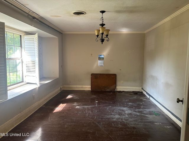 25 Oak Creek Place, Jackson, MS 39211