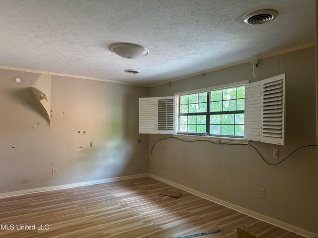 25 Oak Creek Place, Jackson, MS 39211