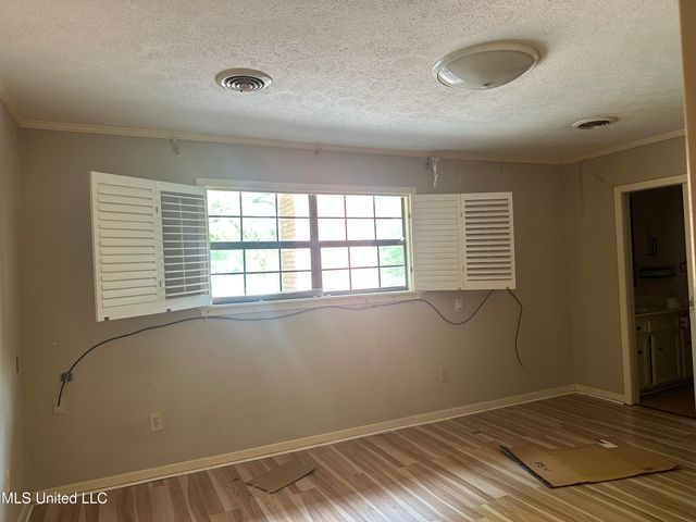 25 Oak Creek Place, Jackson, MS 39211
