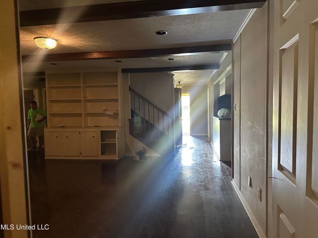25 Oak Creek Place, Jackson, MS 39211