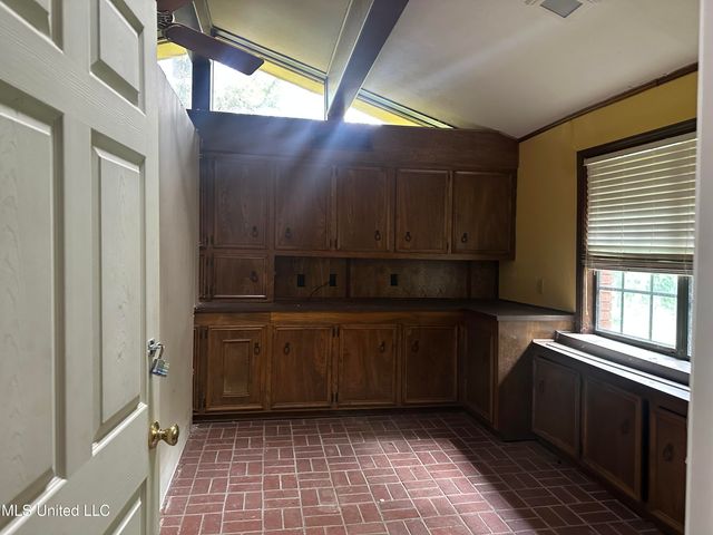 25 Oak Creek Place, Jackson, MS 39211