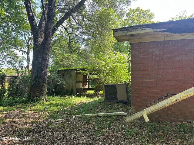25 Oak Creek Place, Jackson, MS 39211