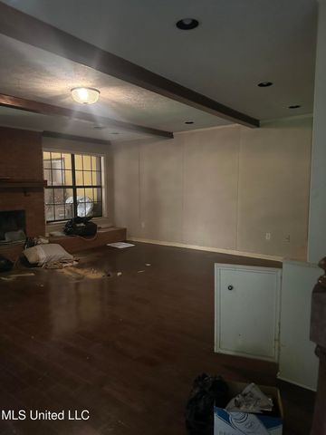 25 Oak Creek Place, Jackson, MS 39211