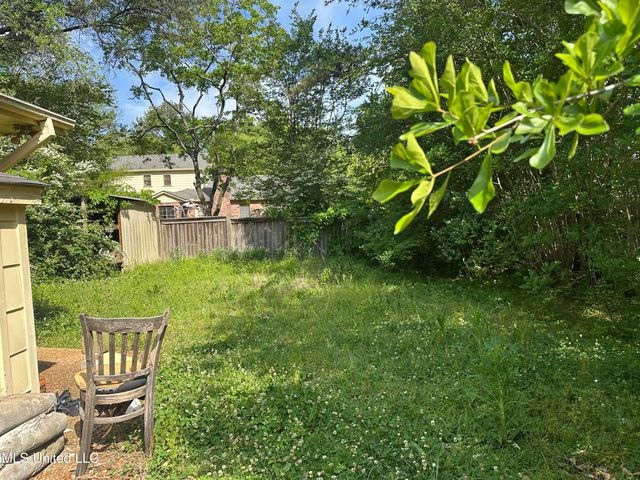 25 Oak Creek Place, Jackson, MS 39211