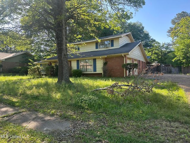 25 Oak Creek Place, Jackson, MS 39211