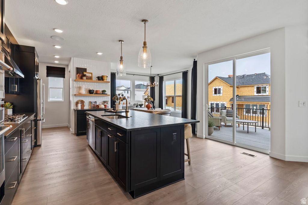 Image 3 of property listing at 1034 W FALLOW DR #MODEL, Saratoga Springs, UT 84045