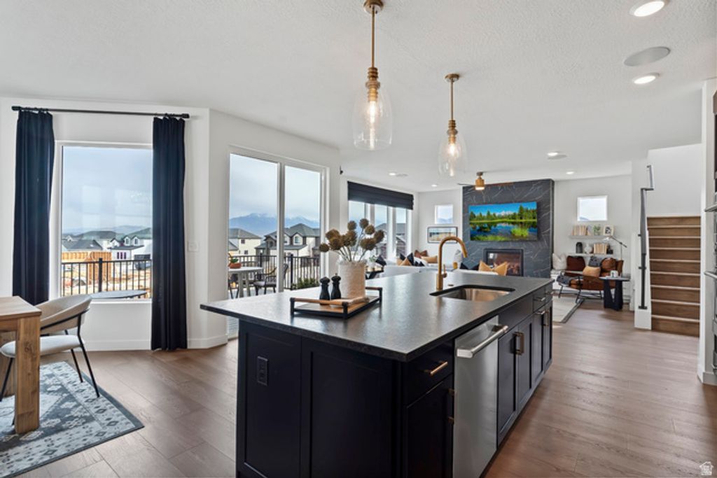 Image 6 of property listing at 1034 W FALLOW DR #MODEL, Saratoga Springs, UT 84045