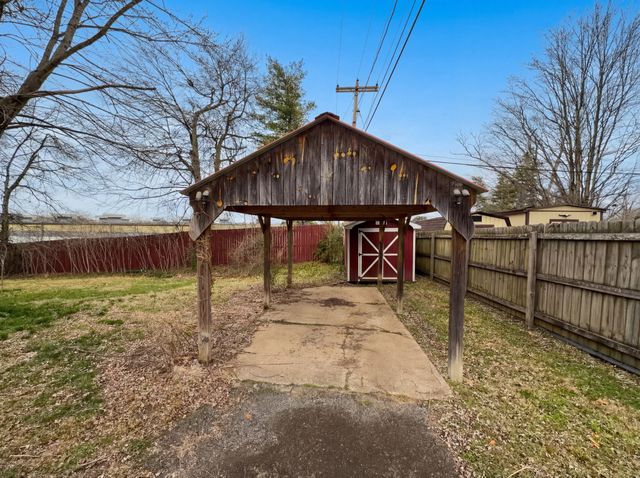 418 Malvin St, Gallatin, TN 37066