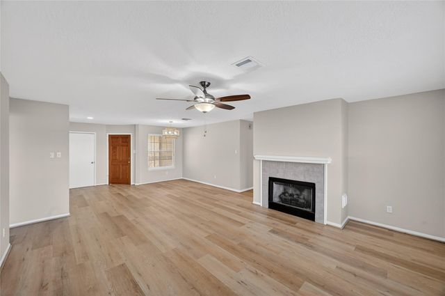 15819 Contender Lane, Friendswood, TX 77546