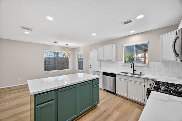 15819 Contender Lane, Friendswood, TX 77546