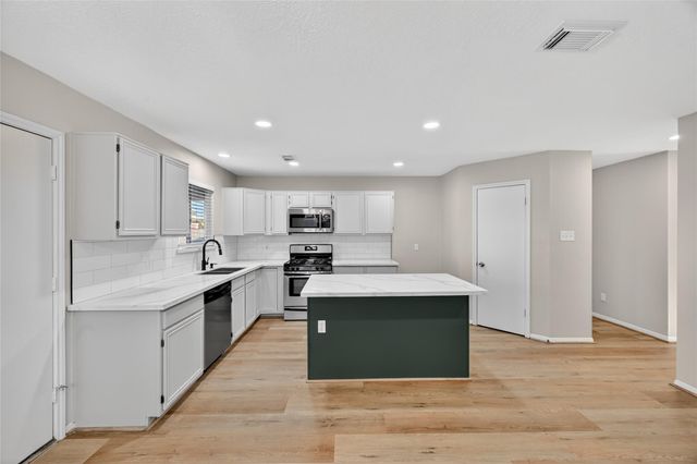 15819 Contender Lane, Friendswood, TX 77546