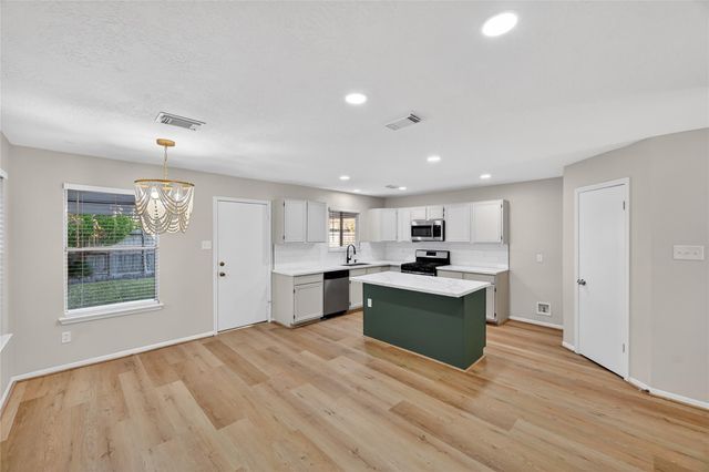 15819 Contender Lane, Friendswood, TX 77546