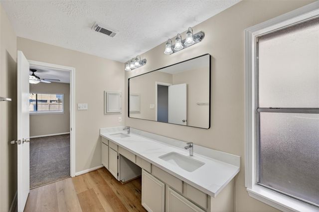 15819 Contender Lane, Friendswood, TX 77546