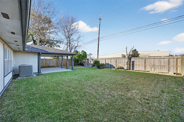 15819 Contender Lane, Friendswood, TX 77546