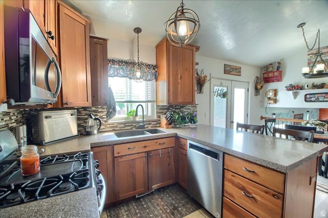 2003 S 1840 W, Syracuse, UT 84075