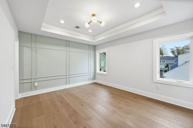 50 W Hobart Gap Rd, Livingston Twp., NJ 07039