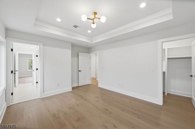 50 W Hobart Gap Rd, Livingston Twp., NJ 07039