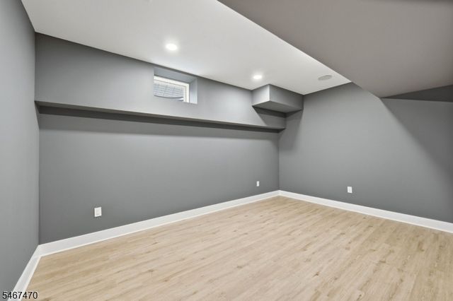 50 W Hobart Gap Rd, Livingston Twp., NJ 07039