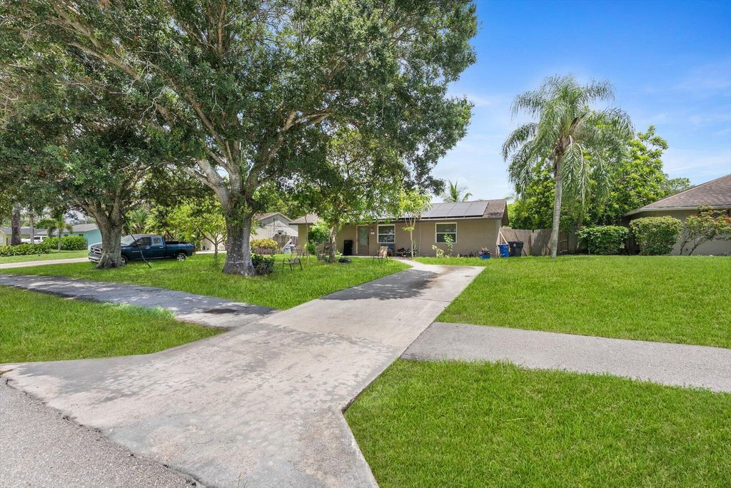 7407 Cocoanut Drive, Lake Worth, FL 33467