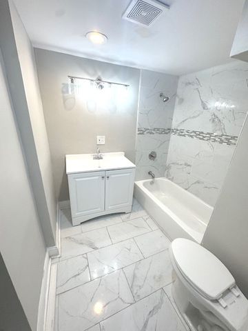 9432 S Vernon Avenue, Chicago, IL 60619