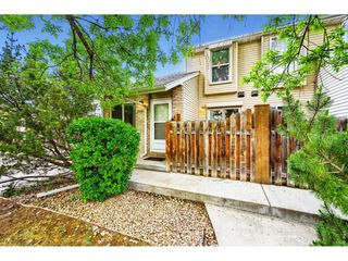 2112 Meadow Ct, Longmont, CO 80501