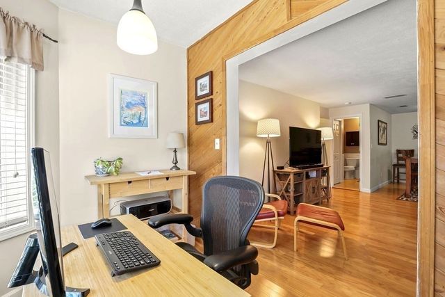 108 Norton Ave 17, Easton, MA 02334