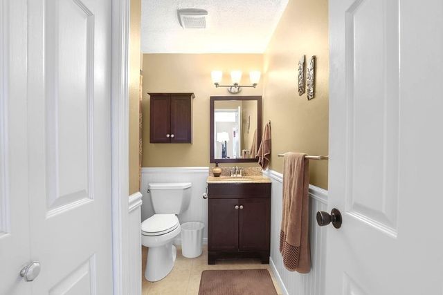 108 Norton Ave 17, Easton, MA 02334